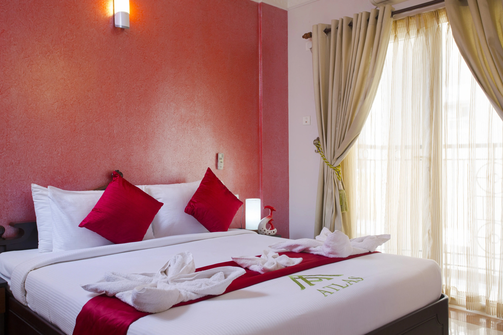 Отель Atlas Airport Apartments