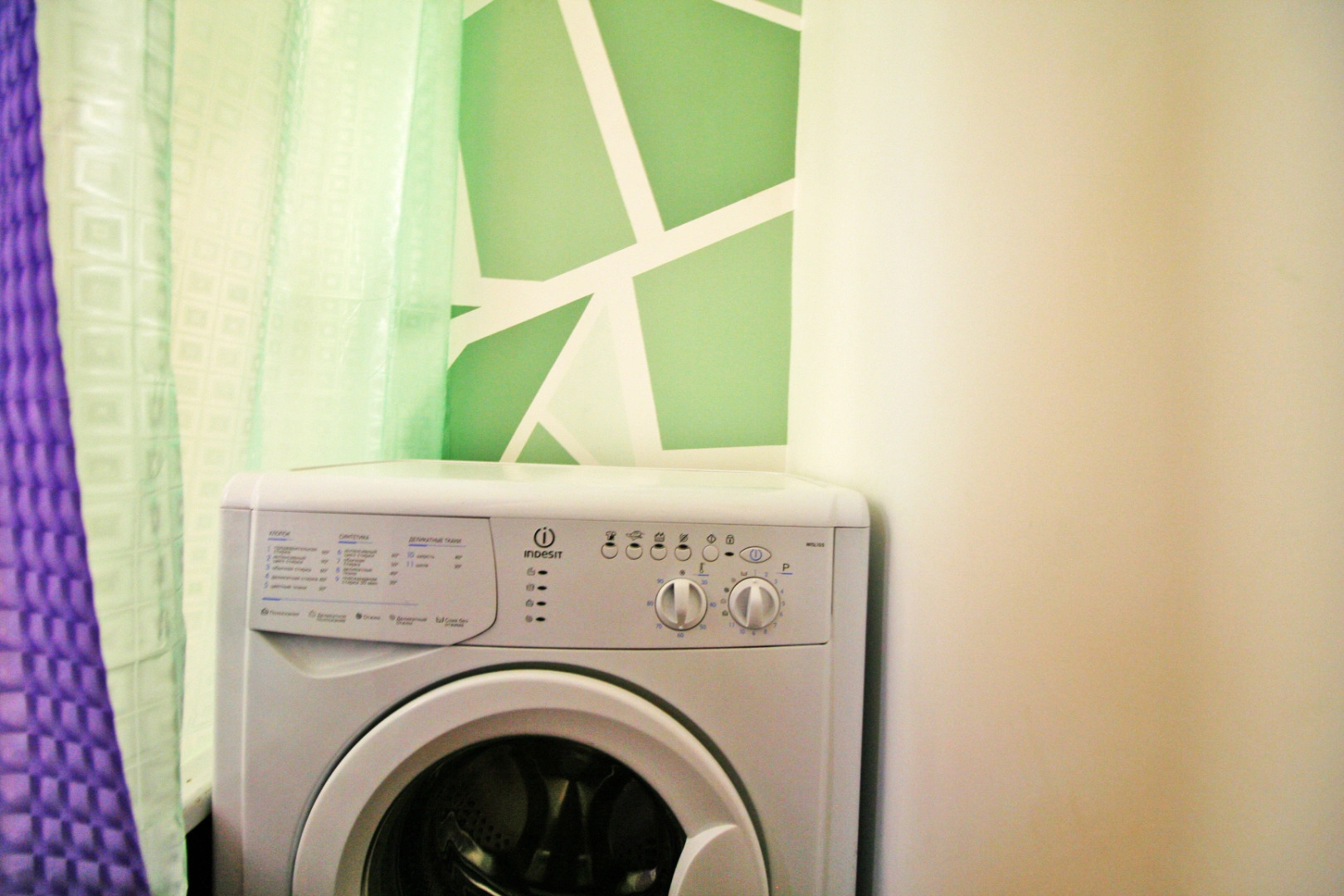 Квартира Арт-Галерея на Восточной 2к Посуточно Кириши