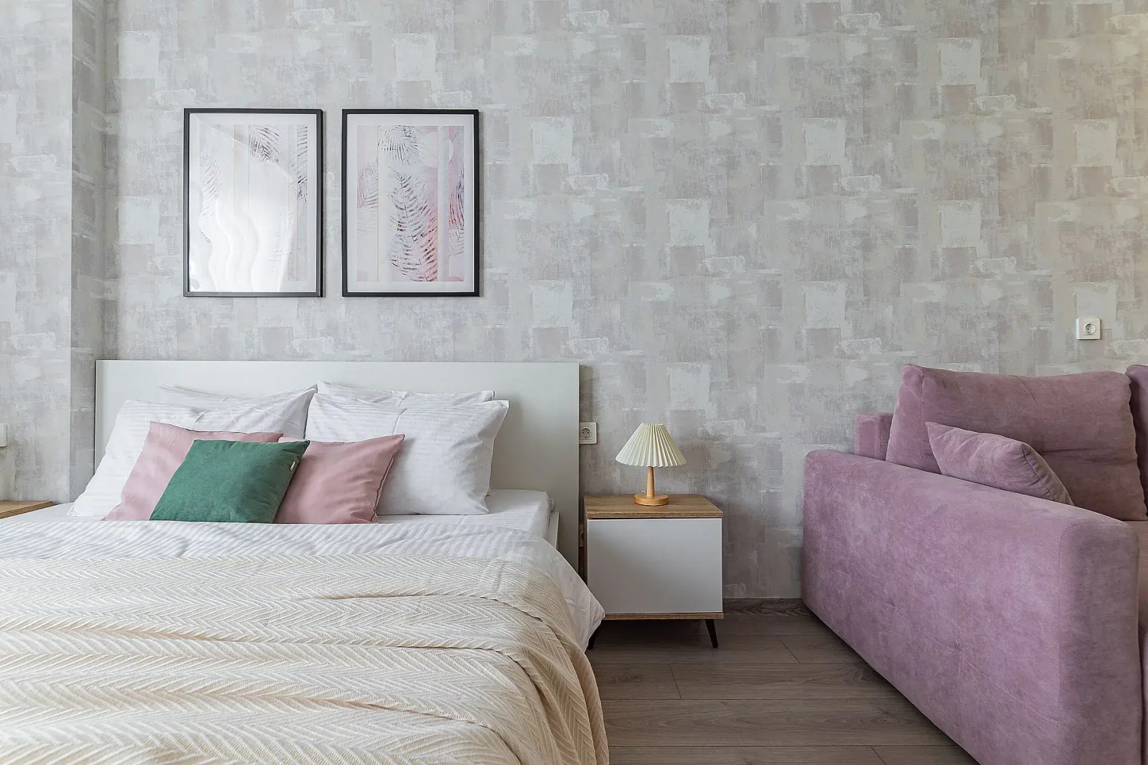 Апартаменты Просторная студия в центре на ул. Горького 23а Сова-Дом