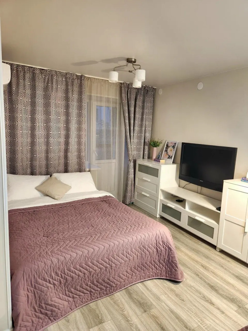 Квартира новая и светлая, рядом Кремль и парк Черное озеро