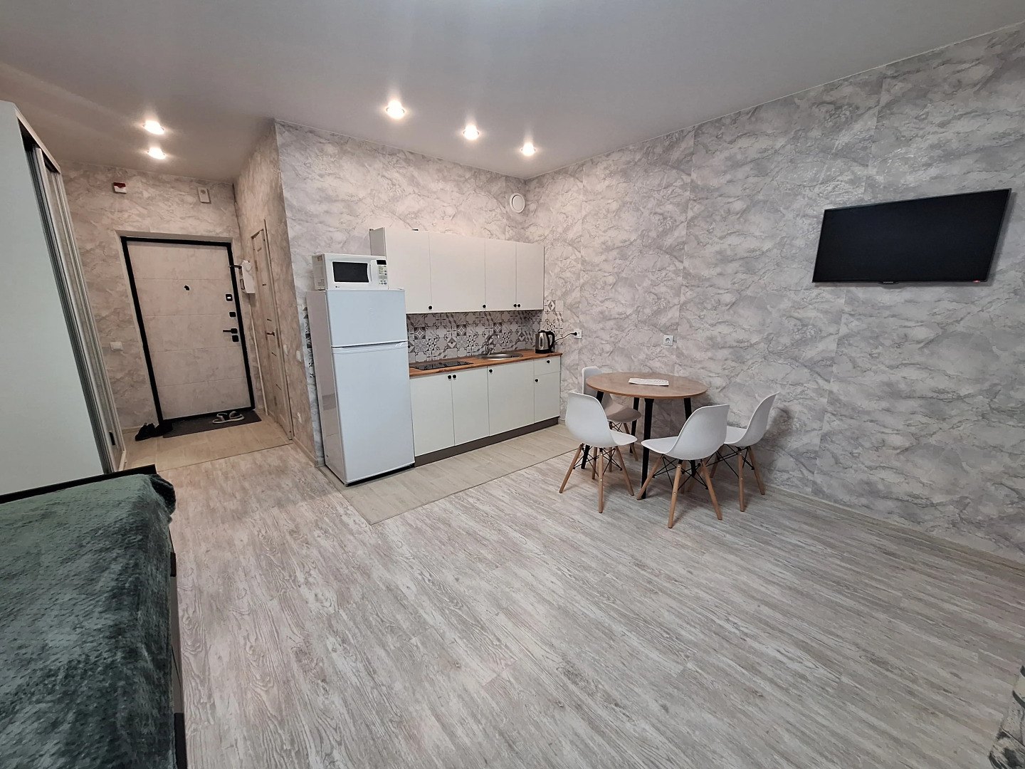 Квартира новая студия с новым ремонтом