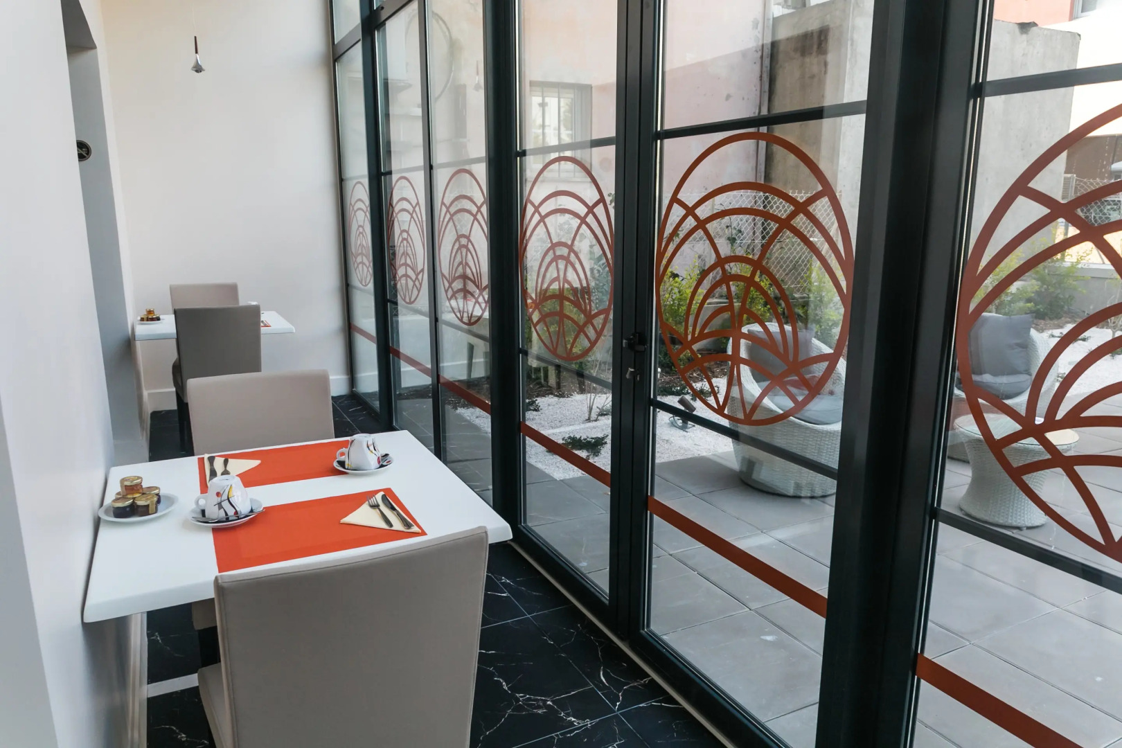 Отель Best Western Journel Saint-Laurent-Du-Var