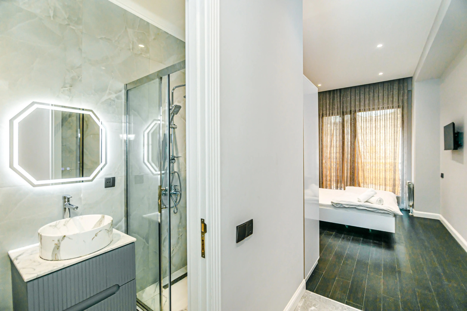 Апартаменты Luxury Apartment Sahil Residence