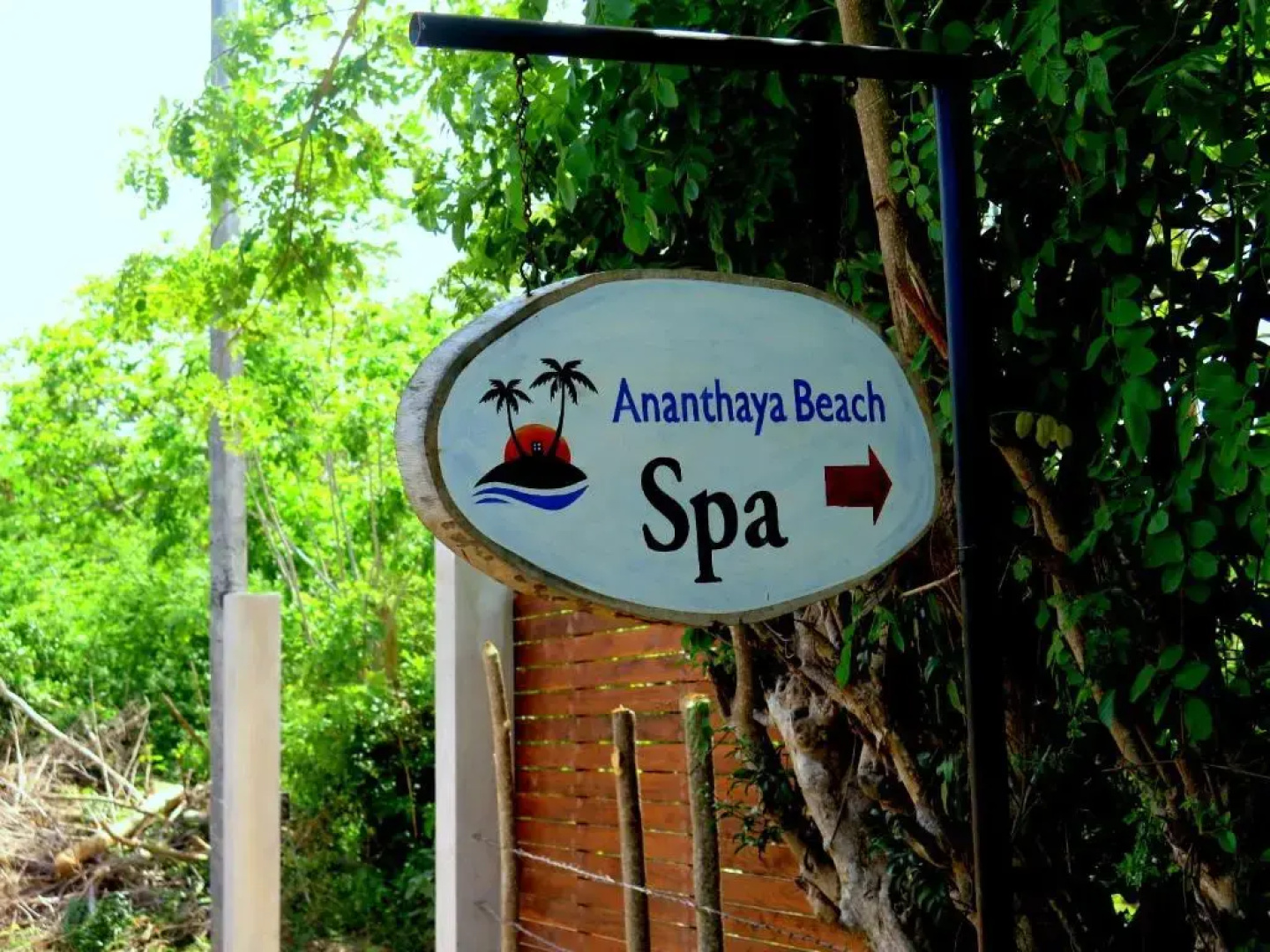 Курортный отель Ananthaya Beach