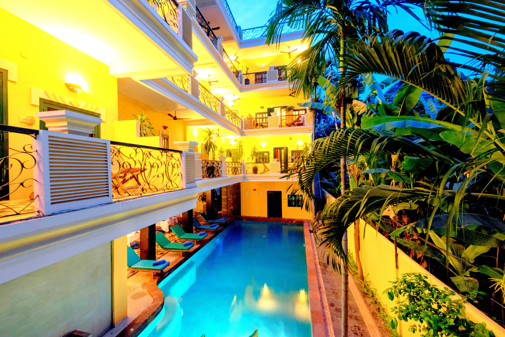 Отель Golden Banana Residence