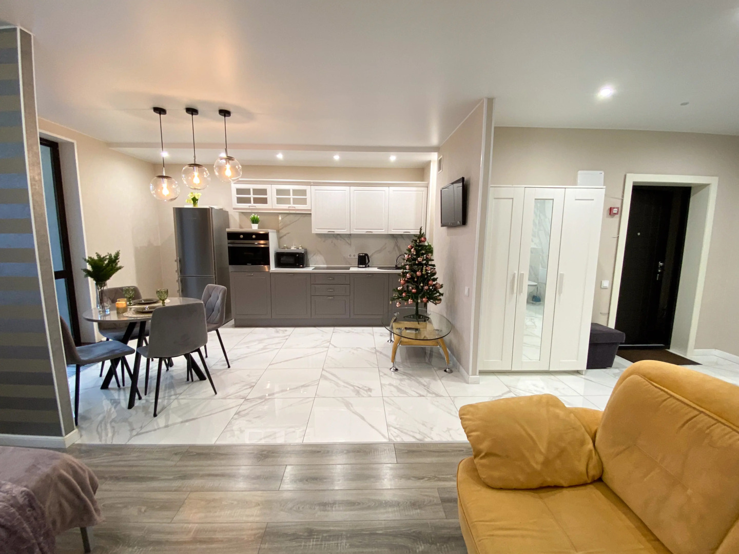 Апартаменты в центре с видом на Волгу