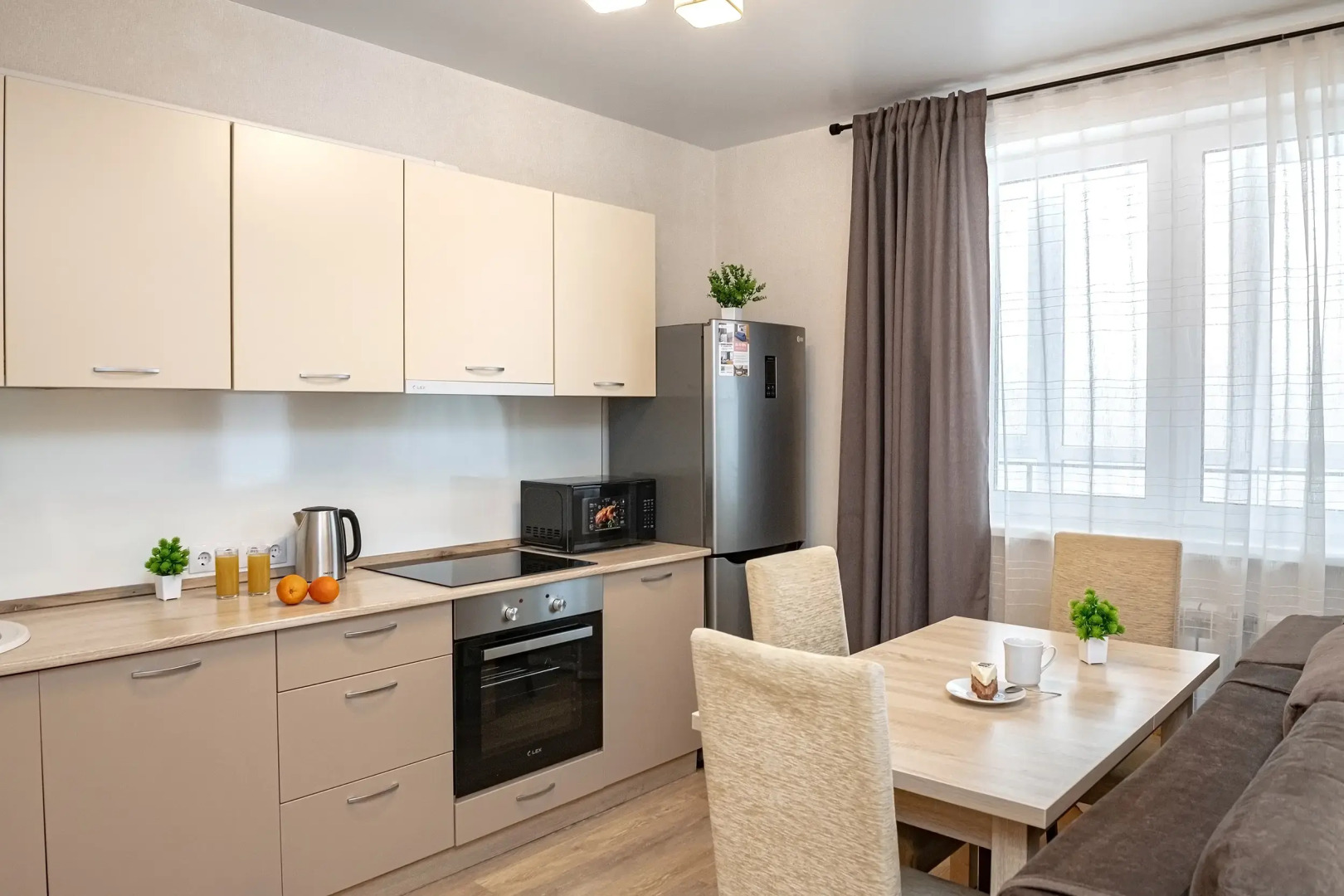 Апартаменты TopHouse на Можжевеловой 18, 103