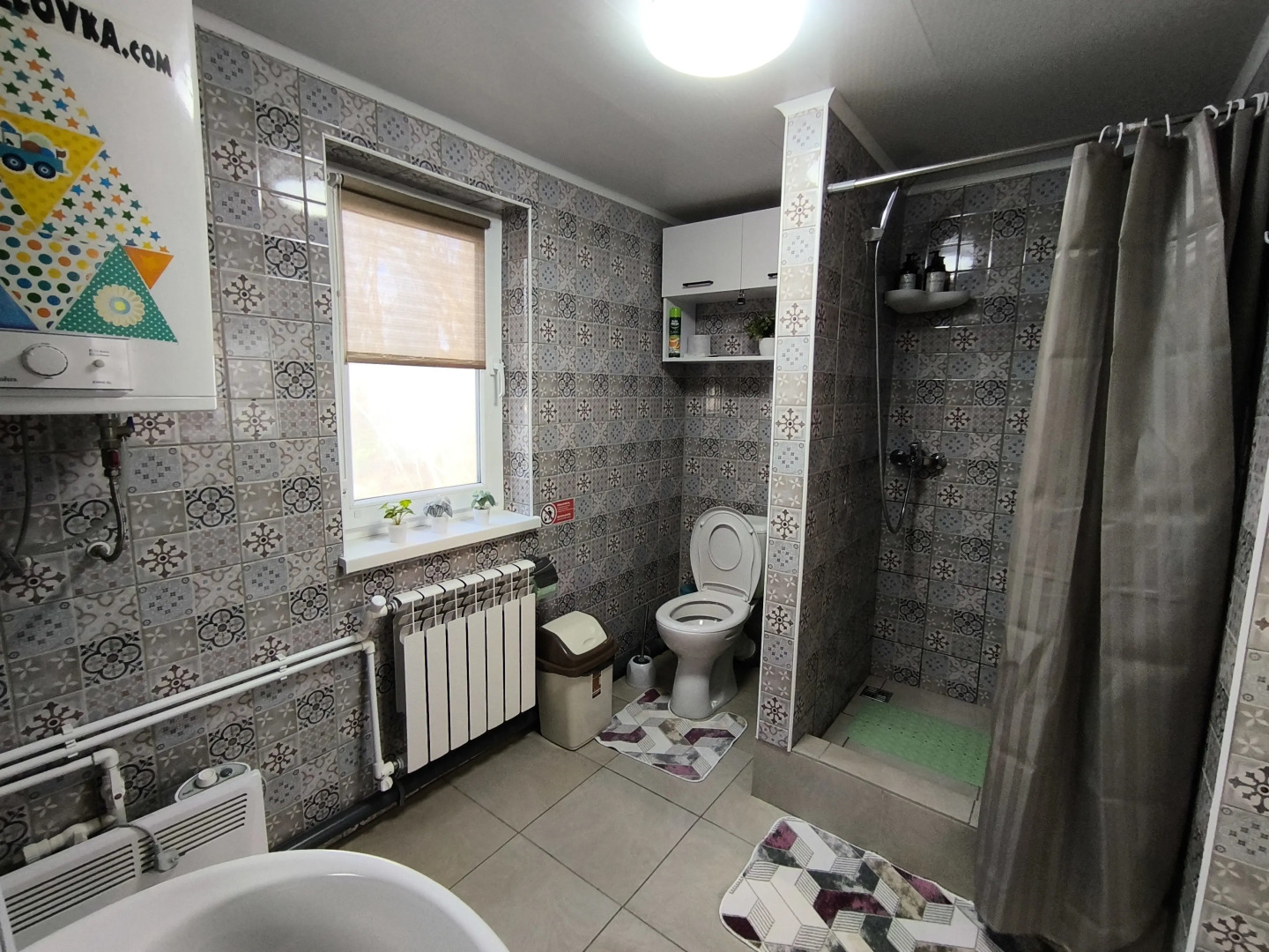 Частный дом у горной реки