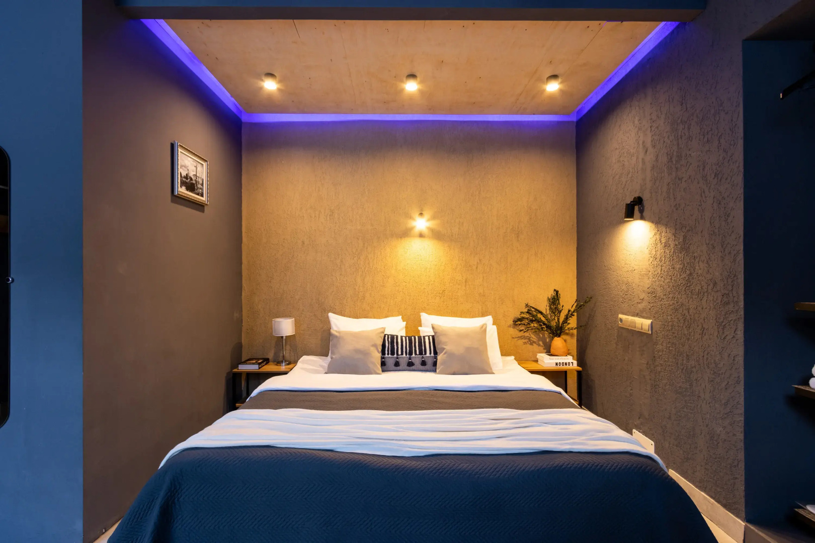 Отель Номера на Сенной