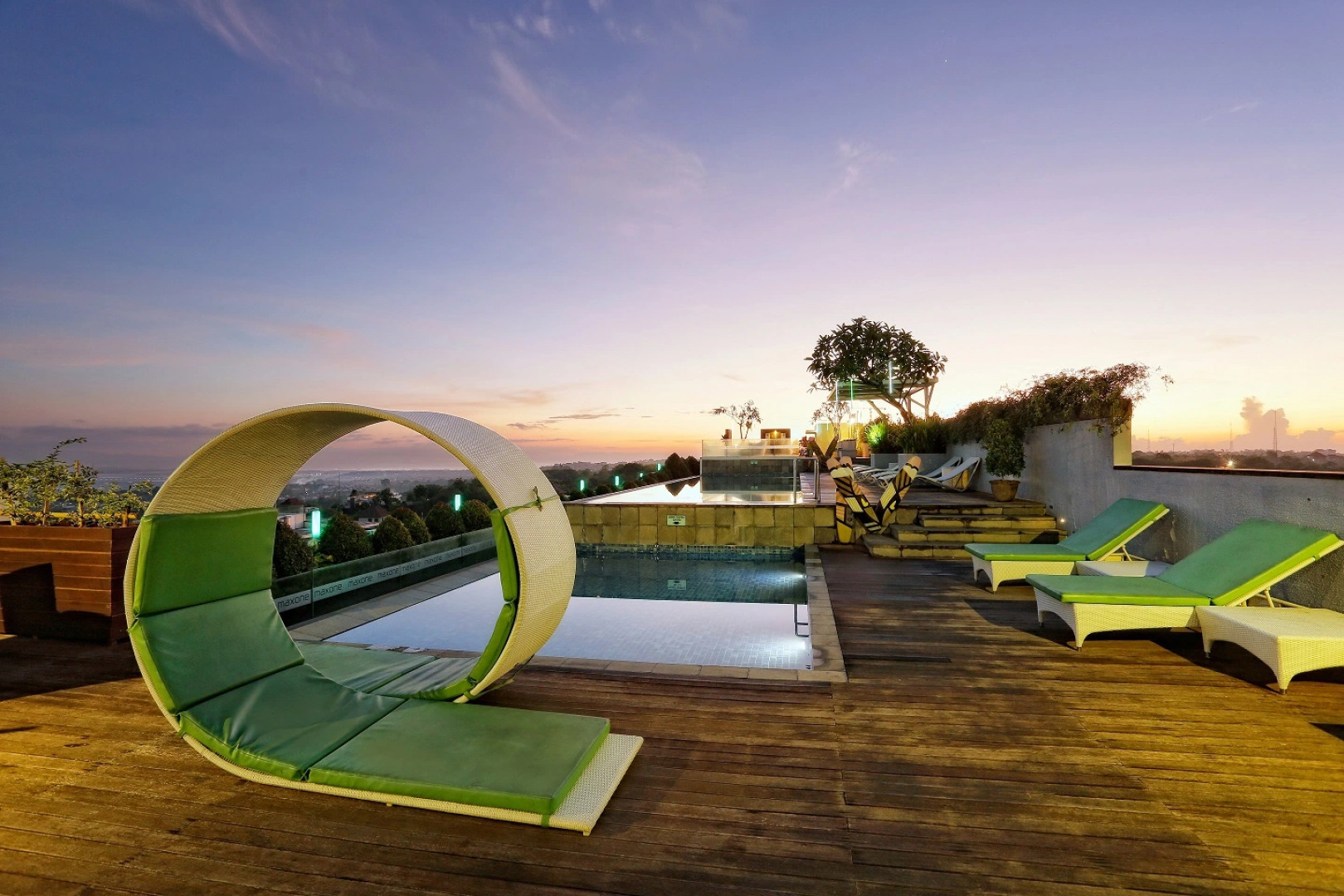 Отель MaxOneHotels Bukit Jimbaran