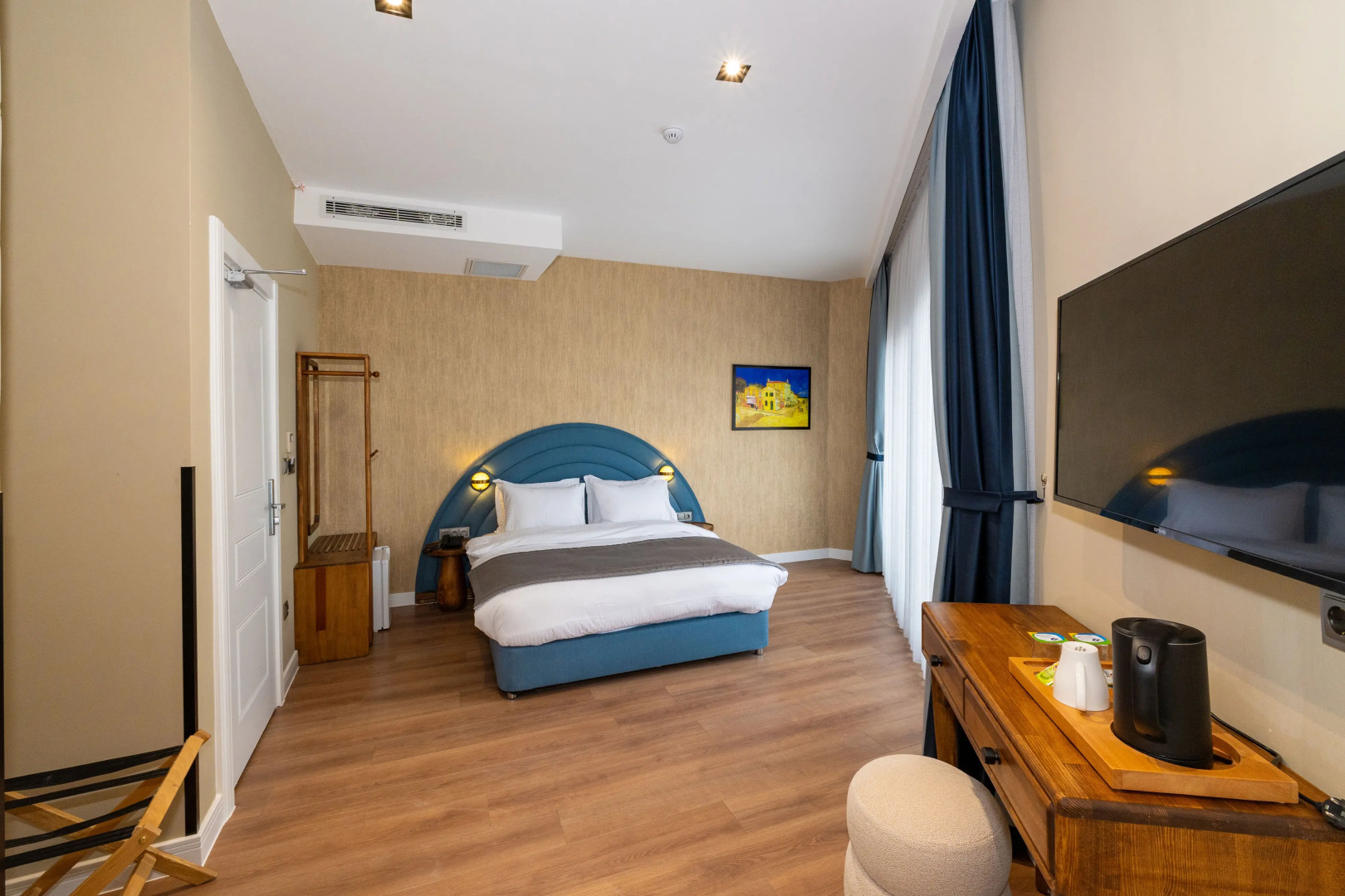 Nenessa Airport Hotel