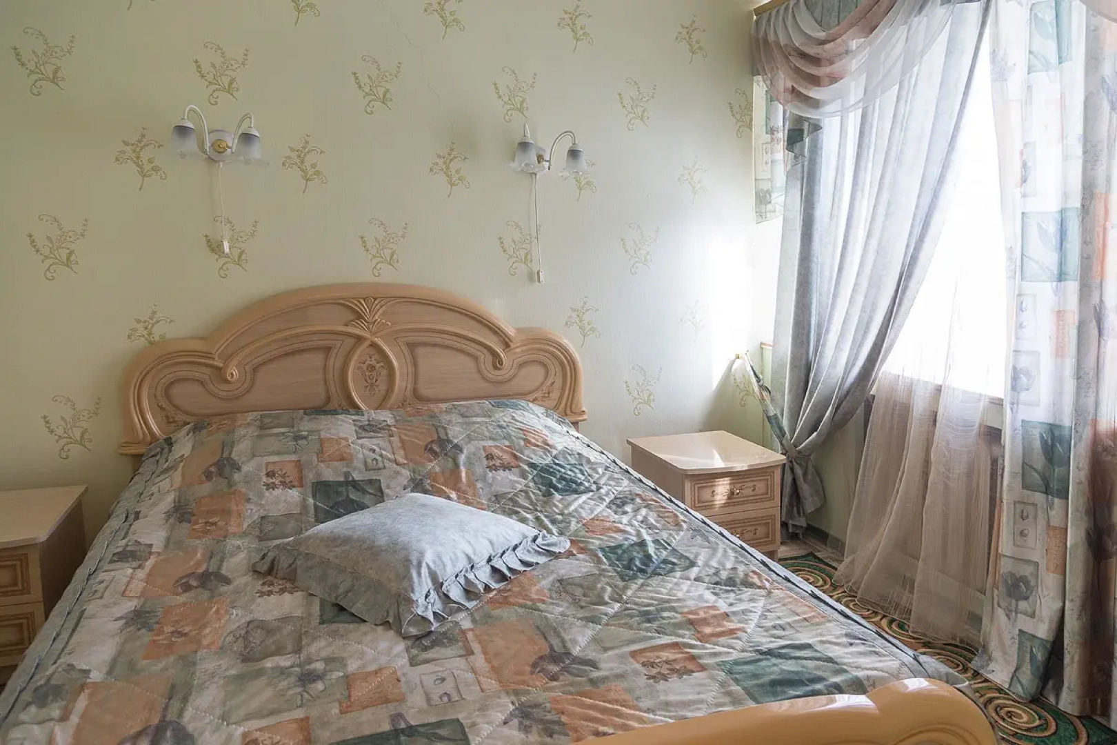 Отель Горняк