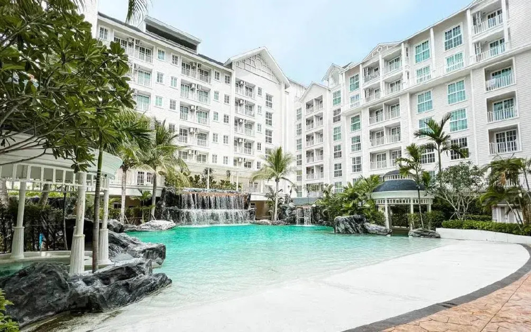 Апартаменты Grand Florida Beachfront