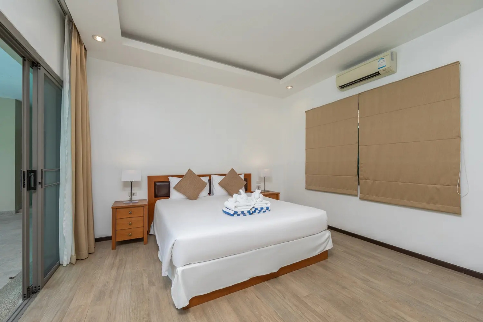 Вилла Nai Harn Pool Villa Bond