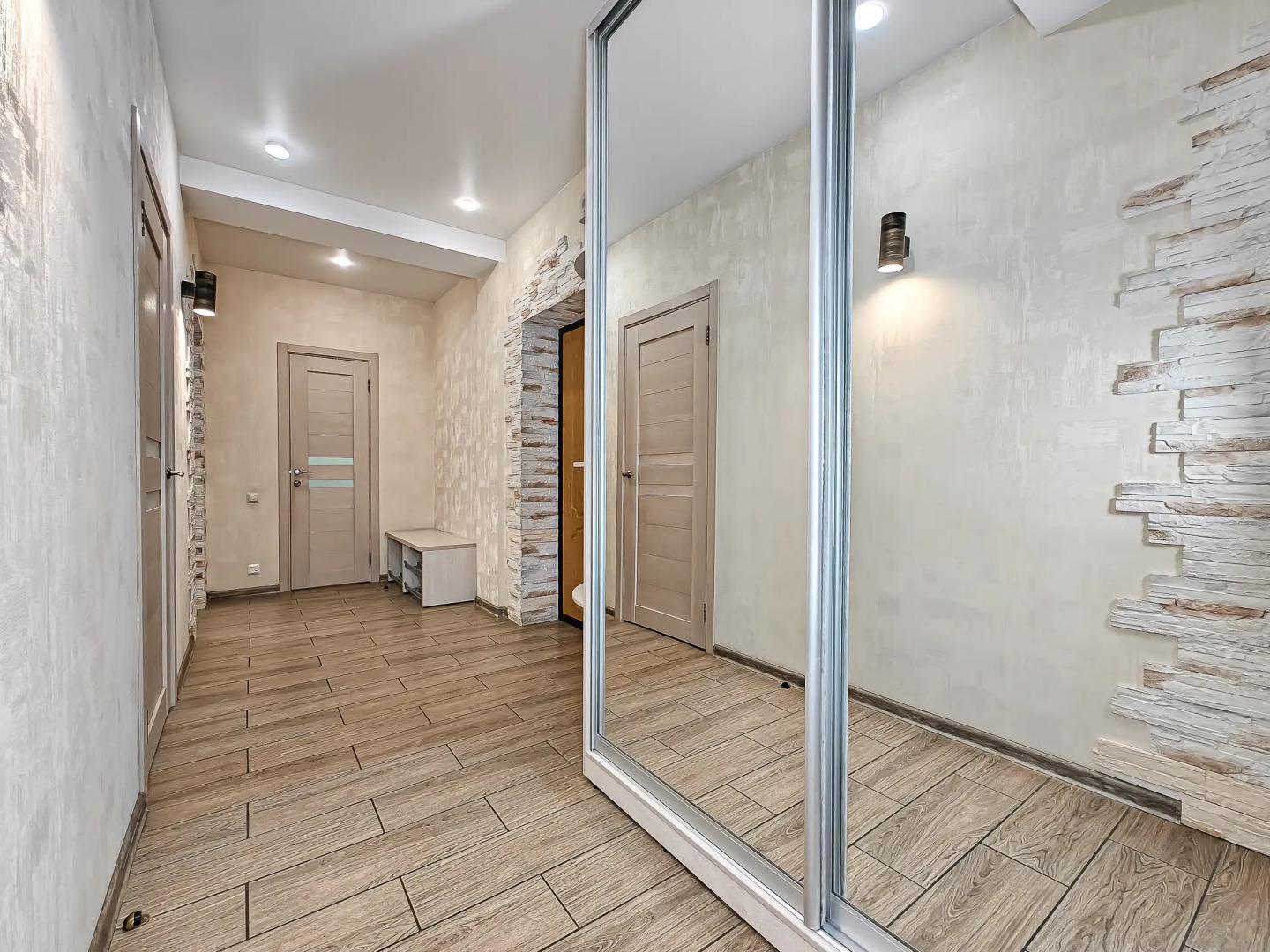 Апартаменты Евротрёхкомнатные Stepanenkov на Зыряновской 55