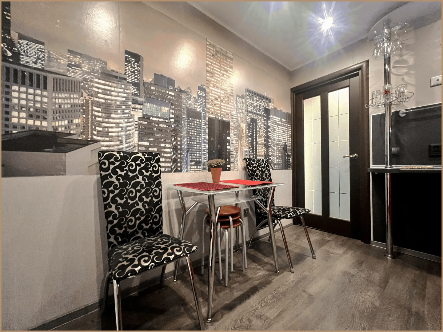 Апартаменты 51 Евродвушка в Центре Экспедиция на Север на Полярных Зорях, 19