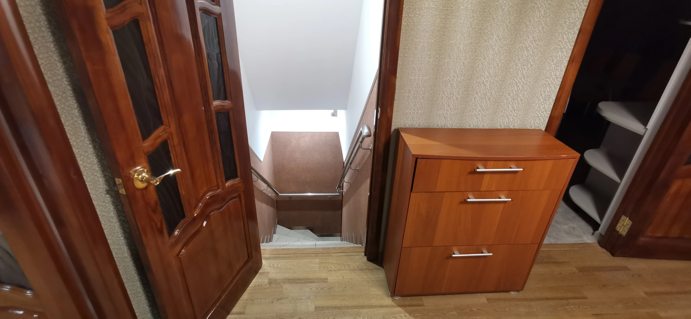 Апартаменты в Частном Доме на Первом Этаже