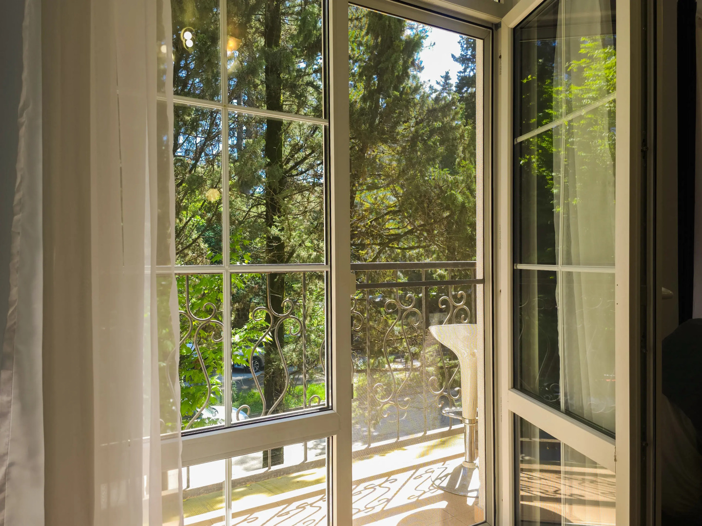 Квартира Студия на тихой улице с красивым фонтаном во дворе