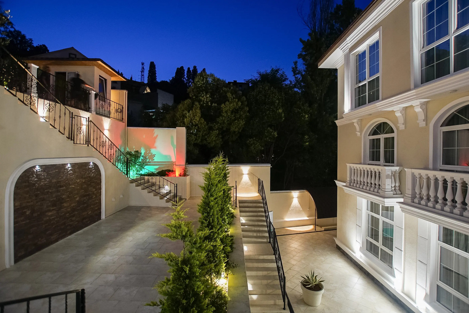 Гостевой дом The White Residence