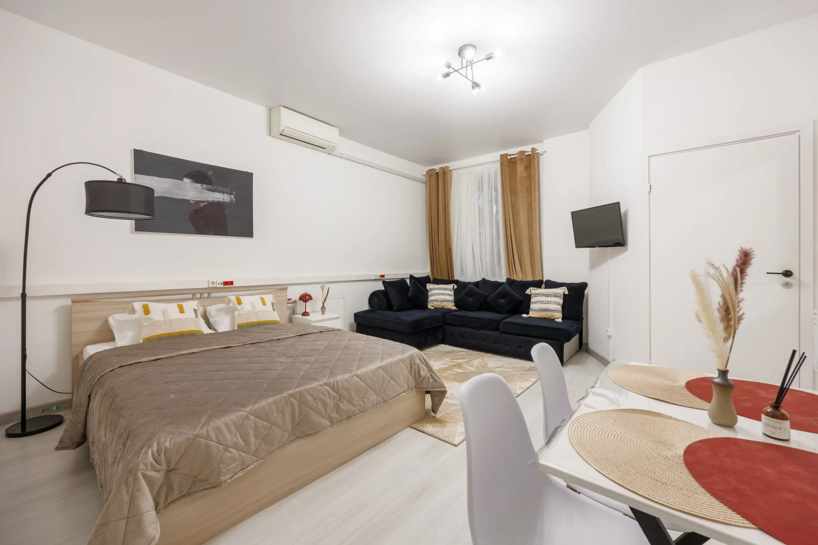 Апартаменты Уютные в центре Санкт-Петербурга на Гороховой DereMRents ДереМРентс