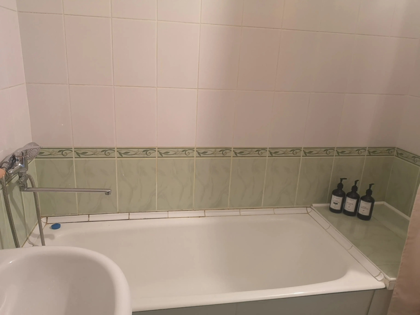 Апартаменты Уютная, чистая студия на Дружбе народов