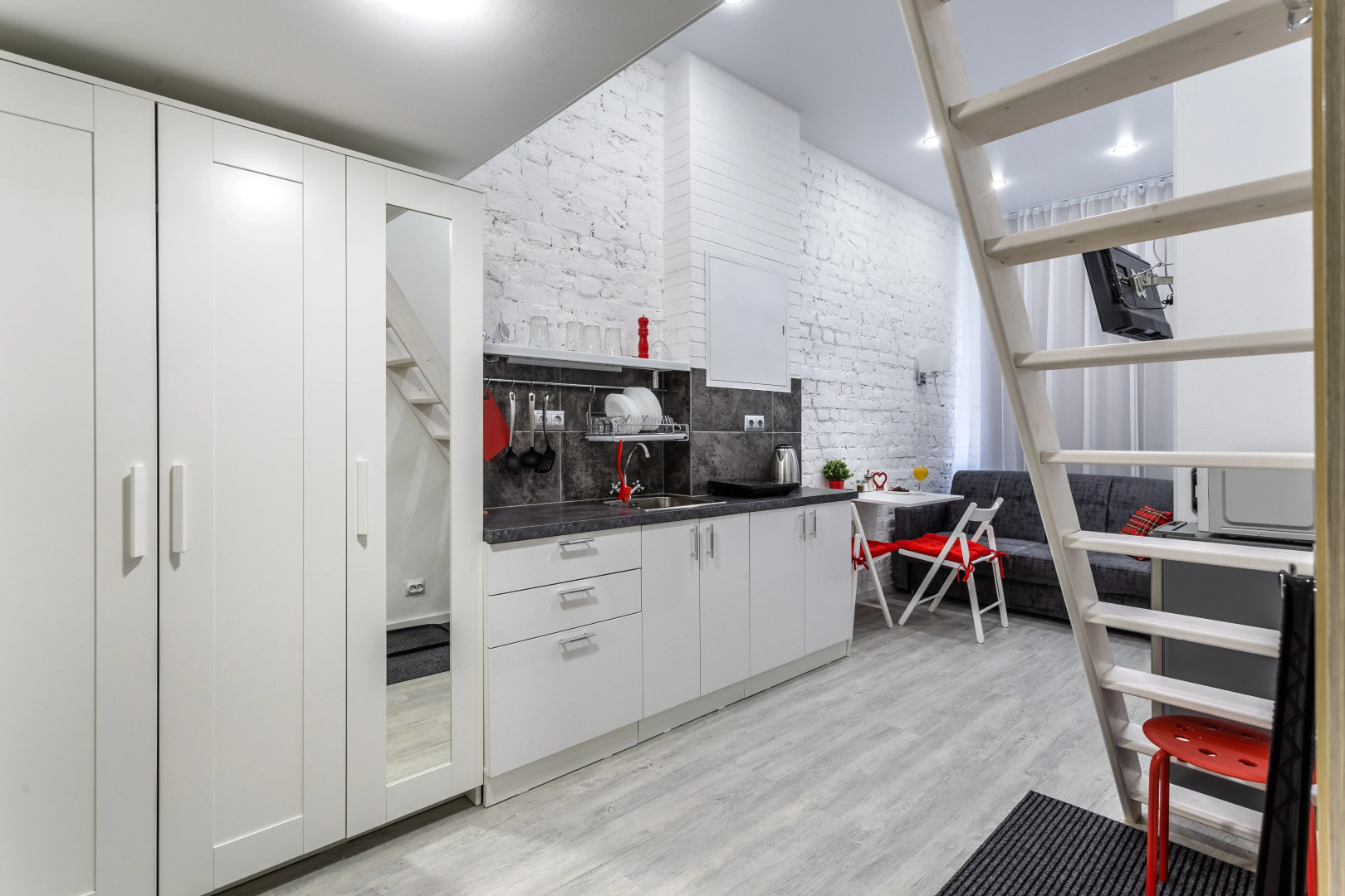 Апартаменты Quartet на Суворовском #1