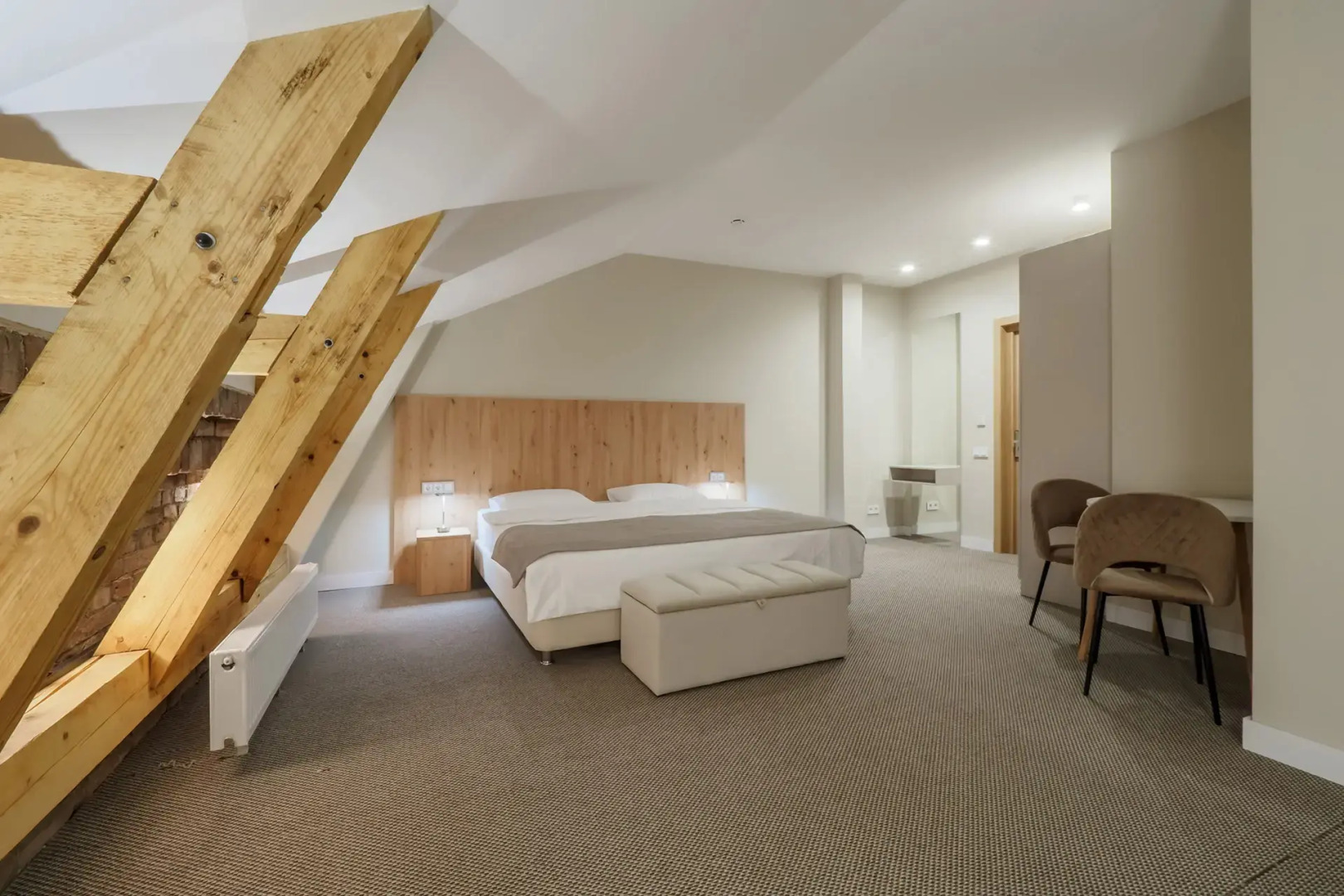 Отель Дом Тaт