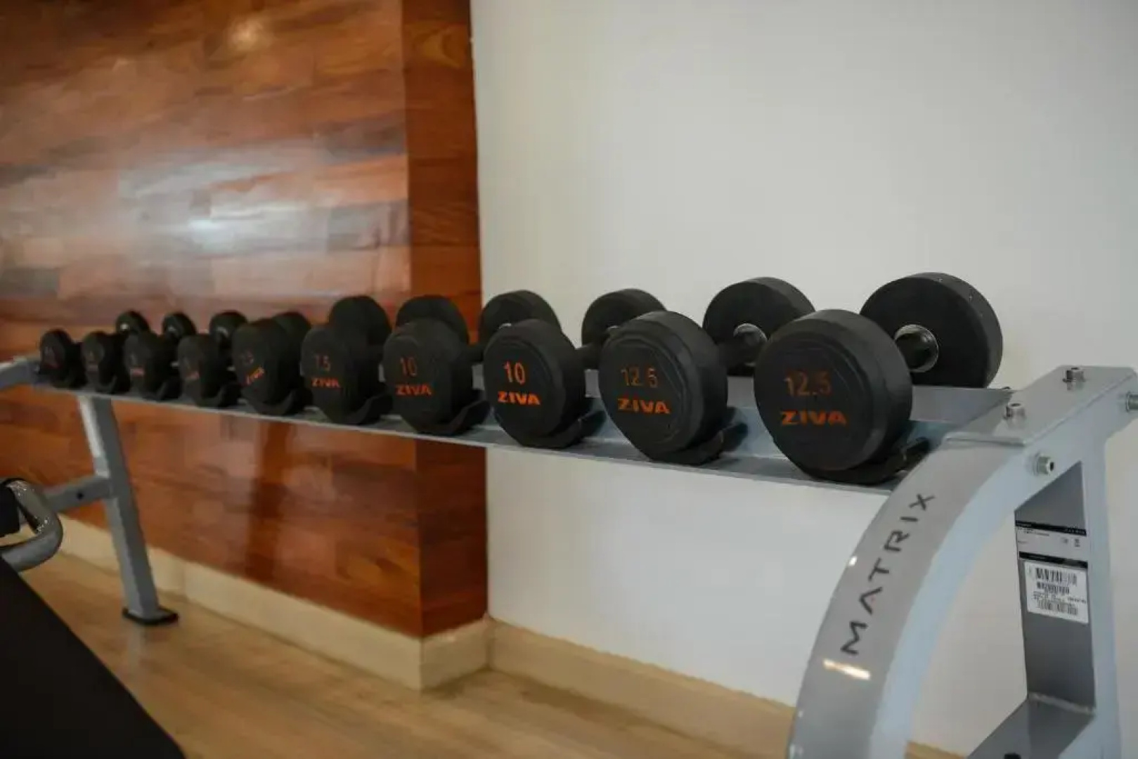Отель Ramada by Wyndham Bangkok Ten Ekamai Residences