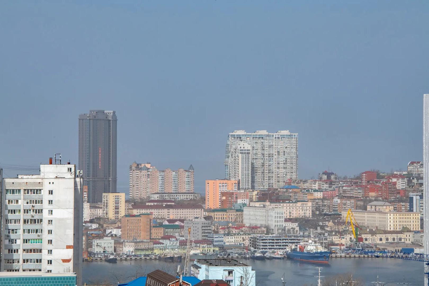 Апартаменты возле Театра и моста, недалеко от центра. Брянская 18.