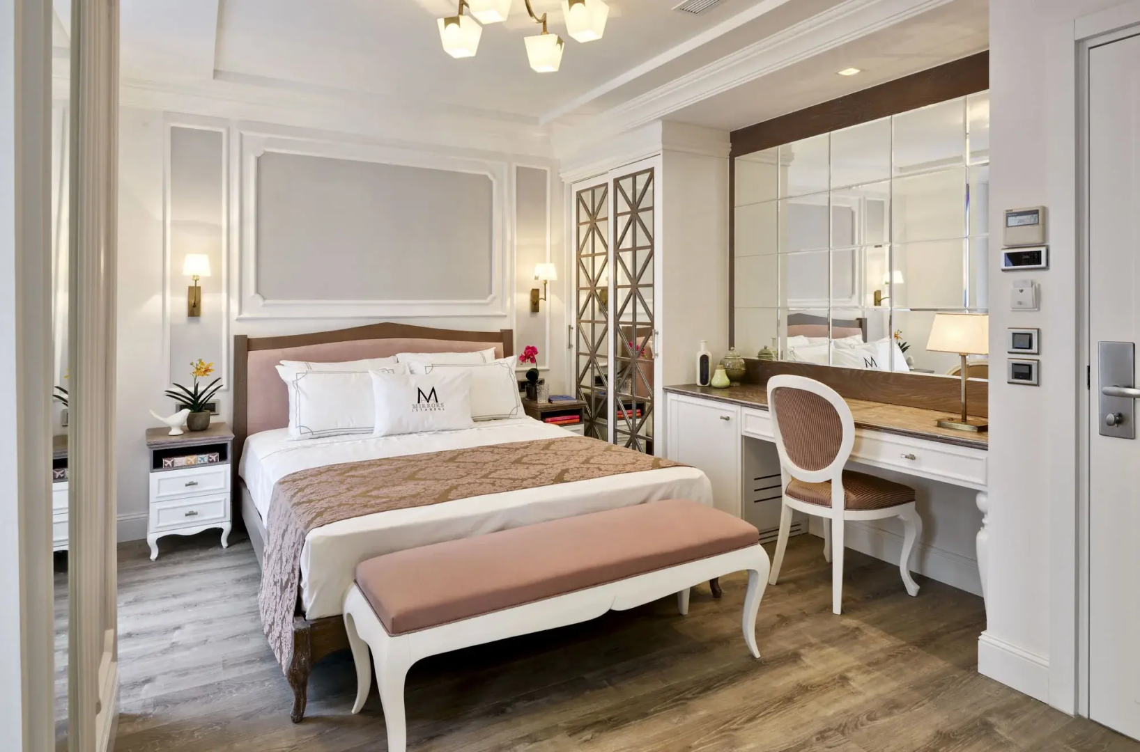 Mirrors Hotel Istanbul Pera