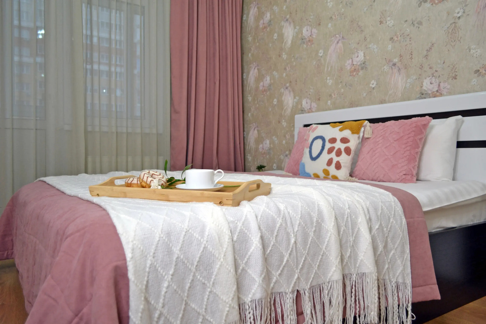 Апартаменты «Атмосфера» | Розовая Соната — Нежность В Каждой Детали