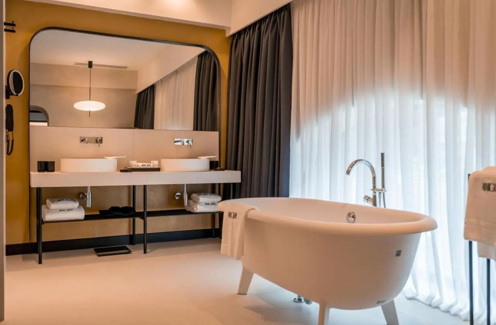 Monograph Freedom Square