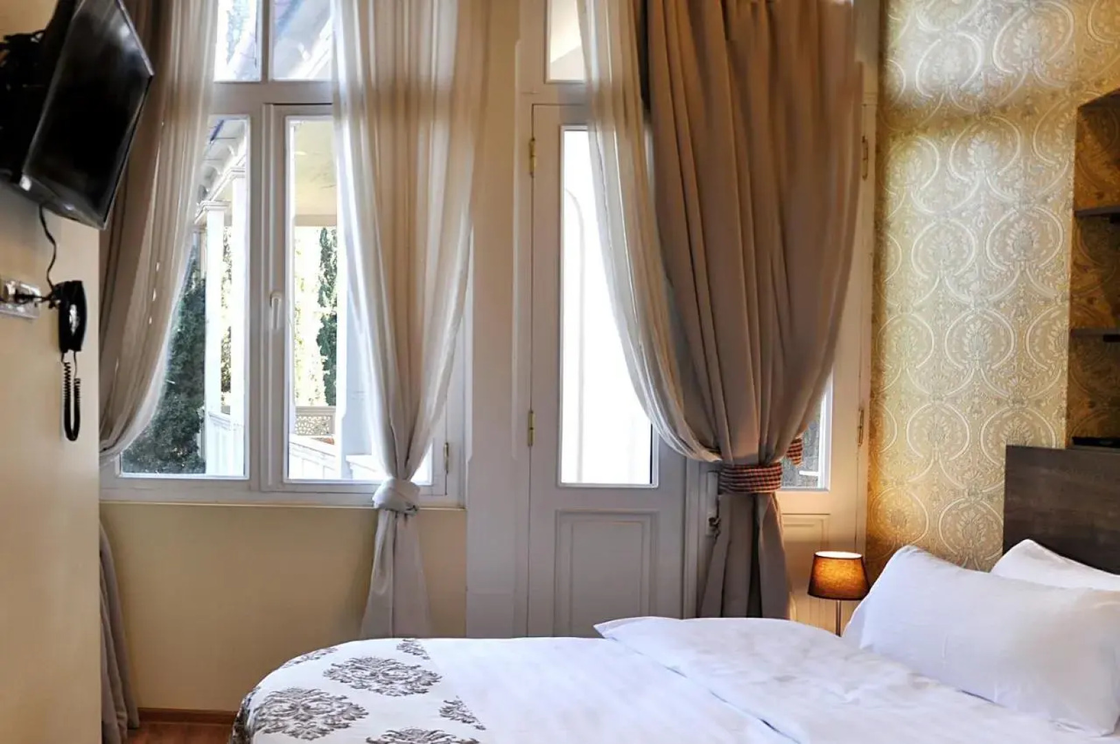 Отель Tekla Palace