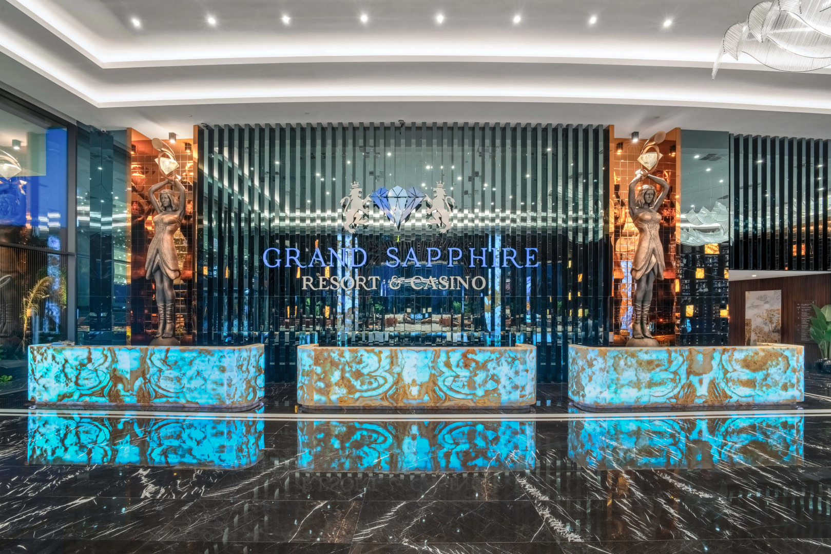 Отель Hotel Grand Sapphire Resort & Casino