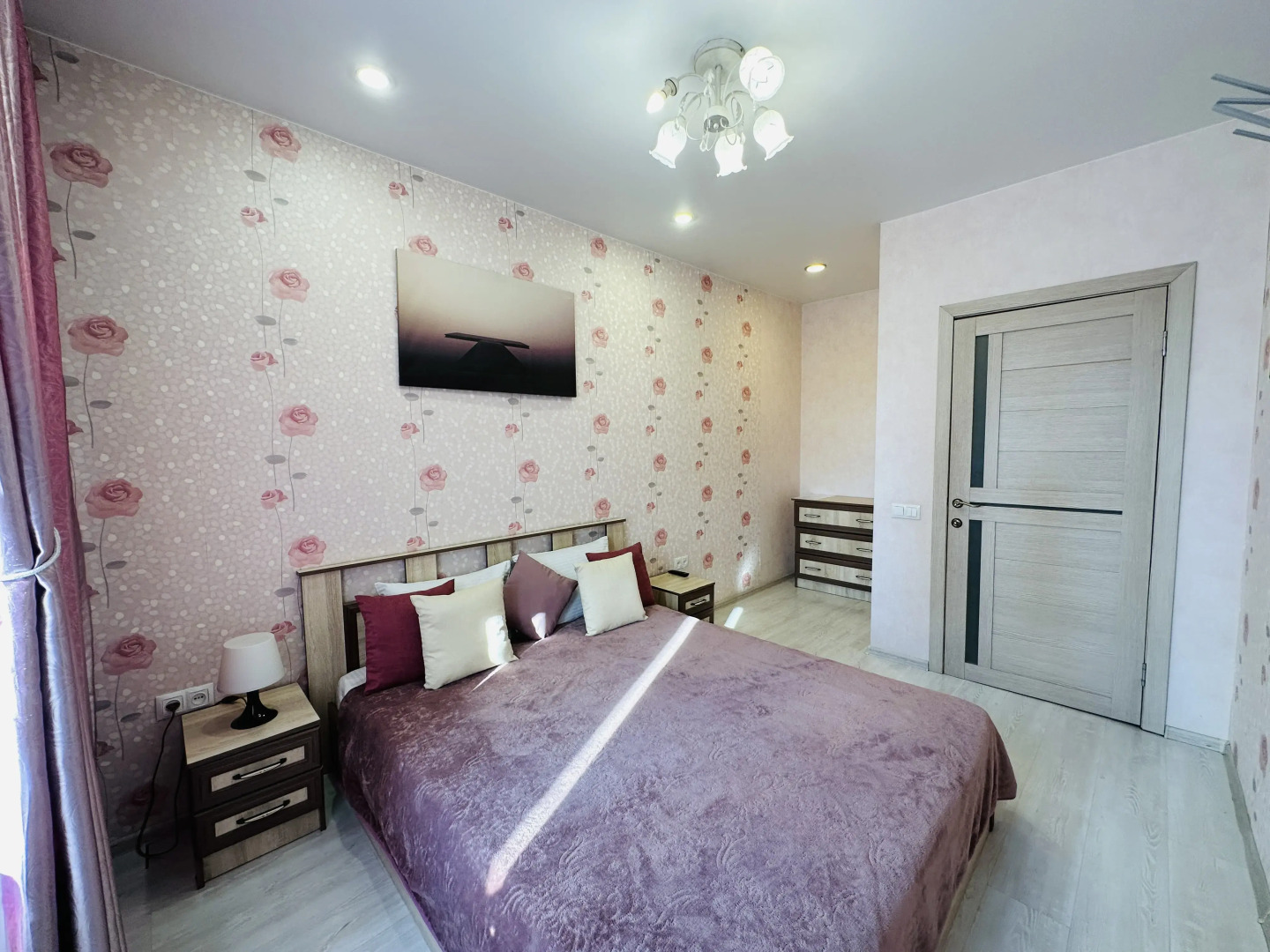 Квартира Nasutki38 Поцелуй Розы