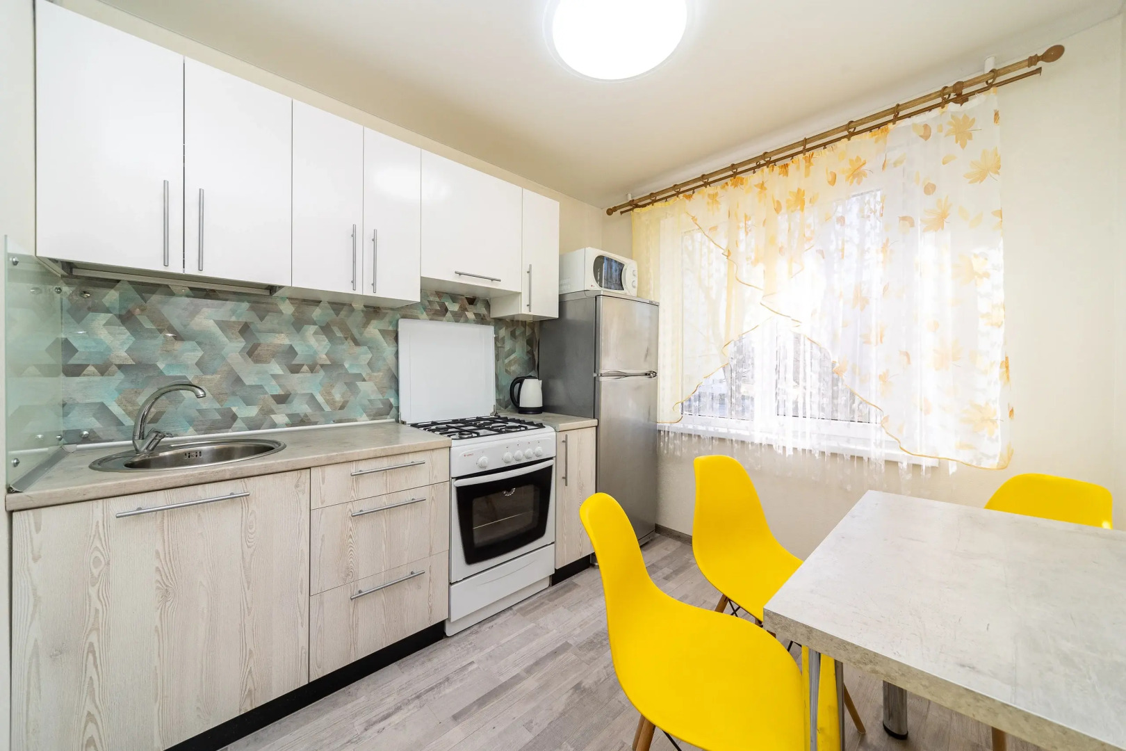 Апартаменты Однокомнатные рядом с рестораном Друзья