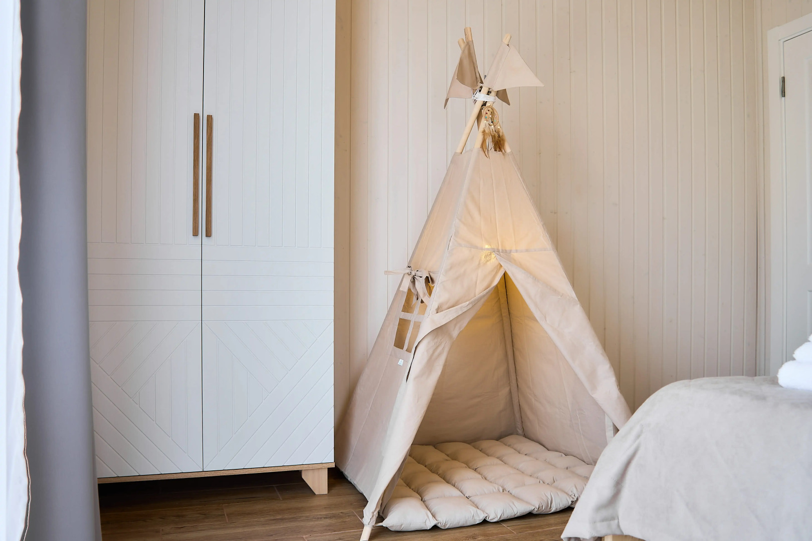 Частный дом Уютный дом с баней, чаном и барбекю у реки — для комфортного отдыха