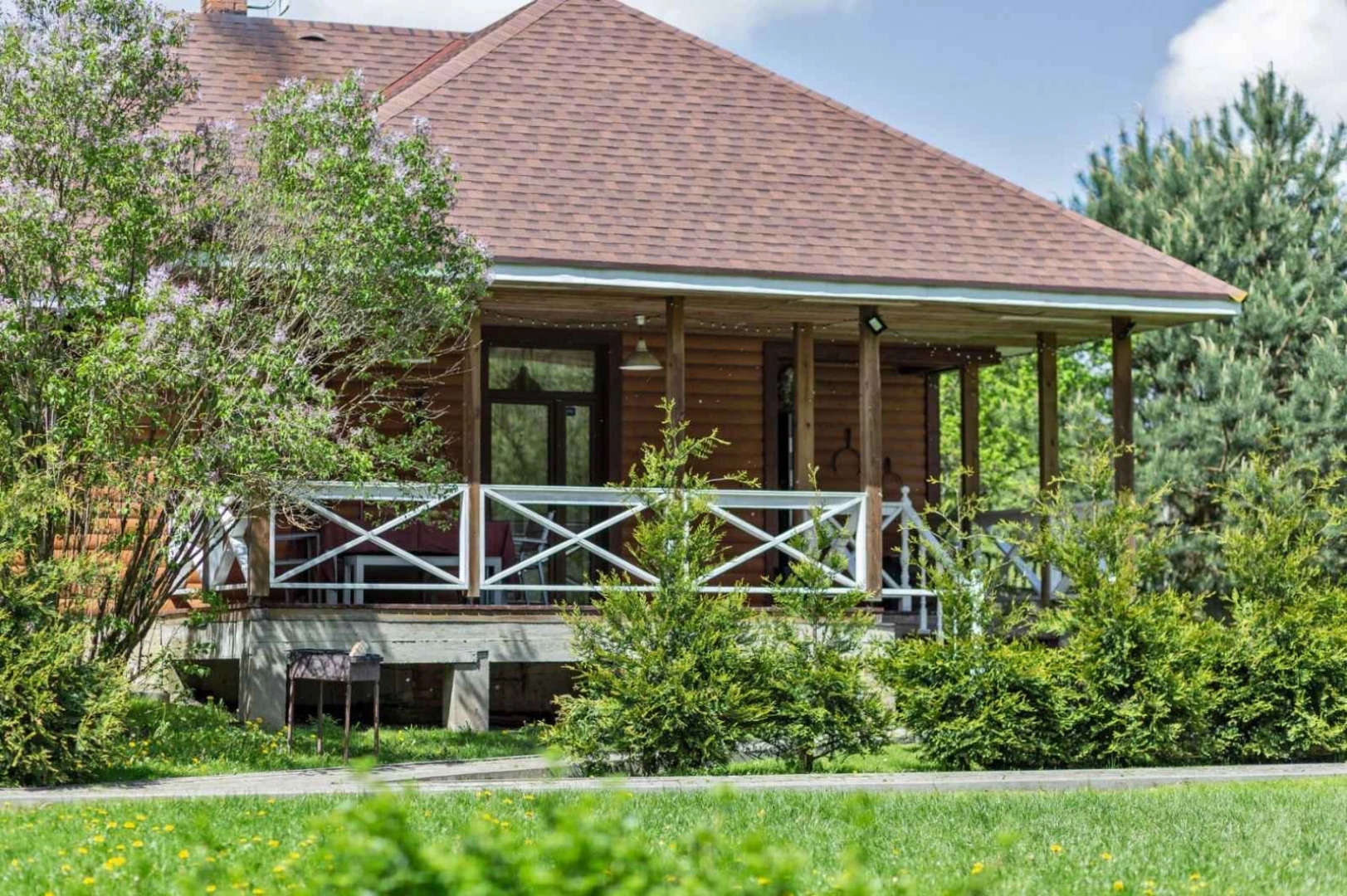 Частный дом "Двухуровневый коттедж с открытой террасой"