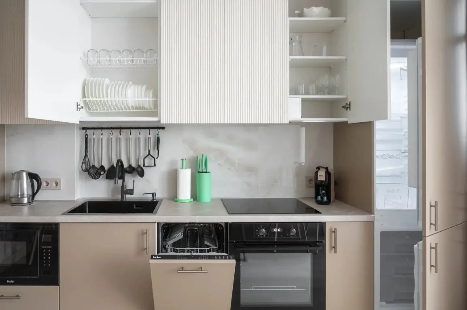 Апартаменты RED APARTMENTS Светлана Парк Офелия