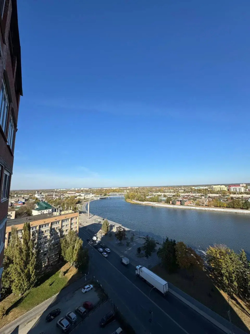 Апартаменты Sutki VIP c панорамным видом на реку на Урицкого 62