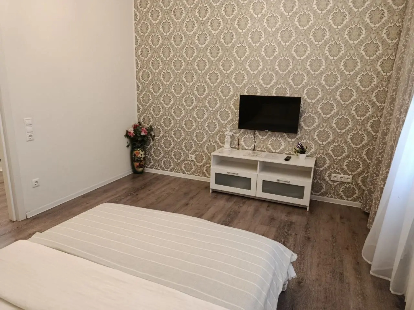 Апартаменты Квартира AlexHome РП Свердловский Алексея Короткова 1