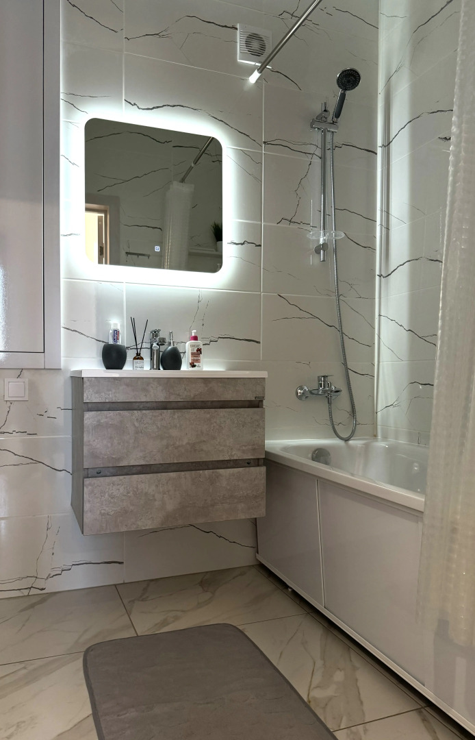 Квартира Рядом с Метро и Видом на Закат