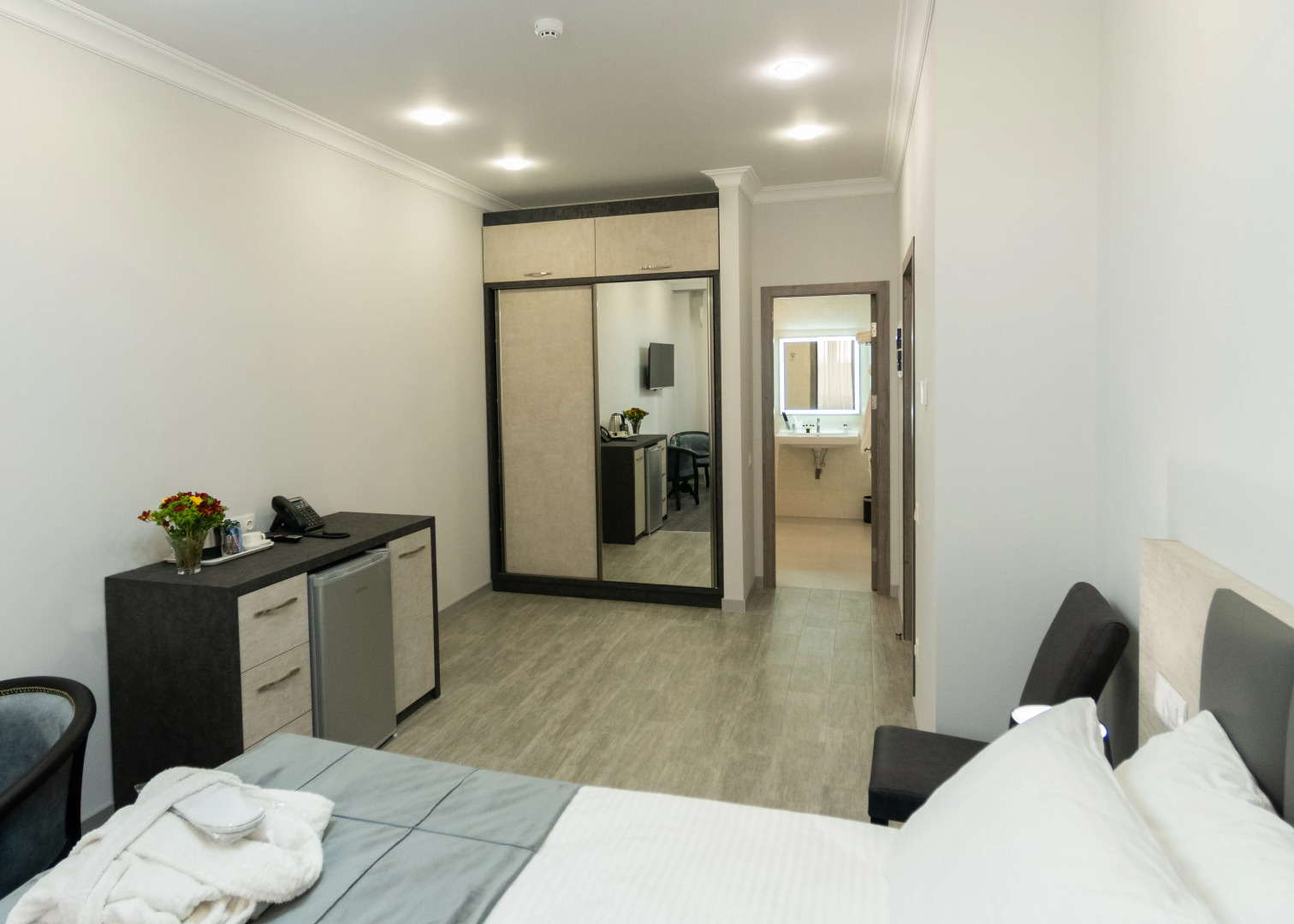 Отель Downtown Suites Hotel Yerevan