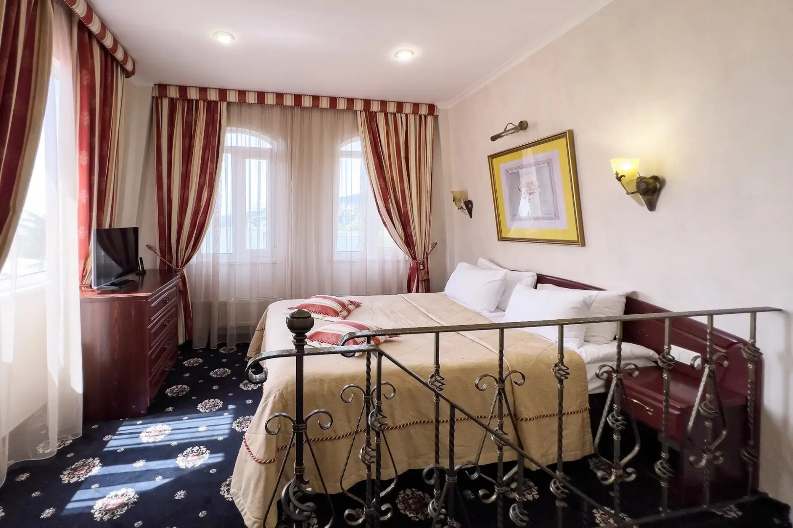 Отель Бристоль