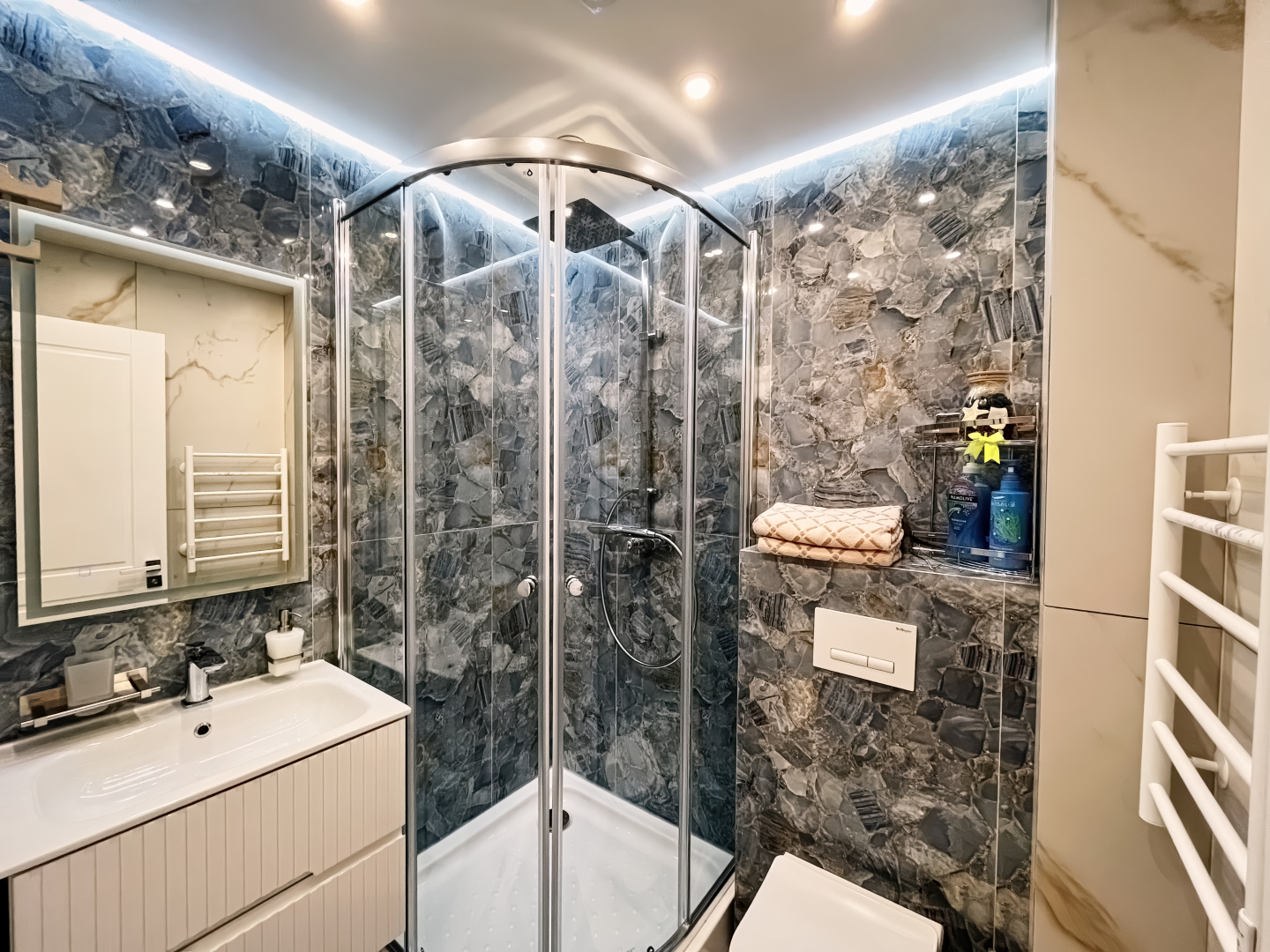 Апартаменты на улице имени Космонавта Поповича 25