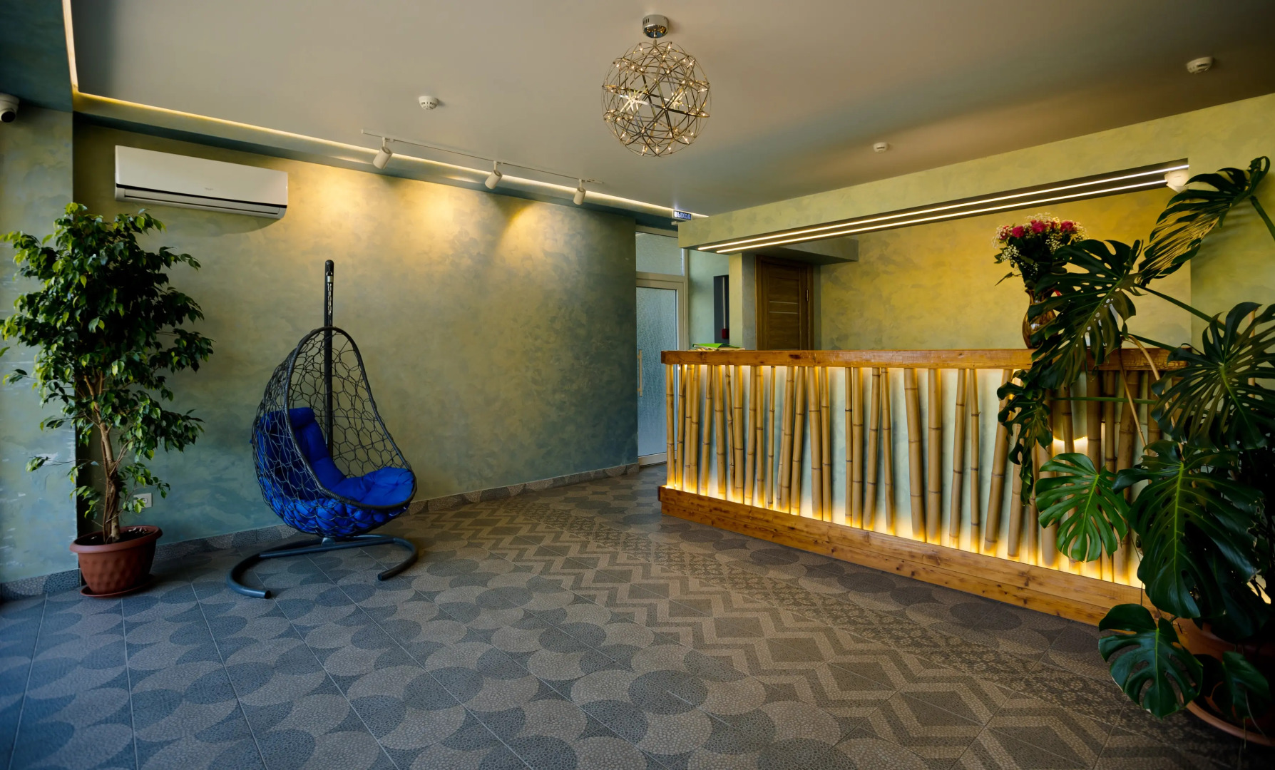 Отель Ламоре