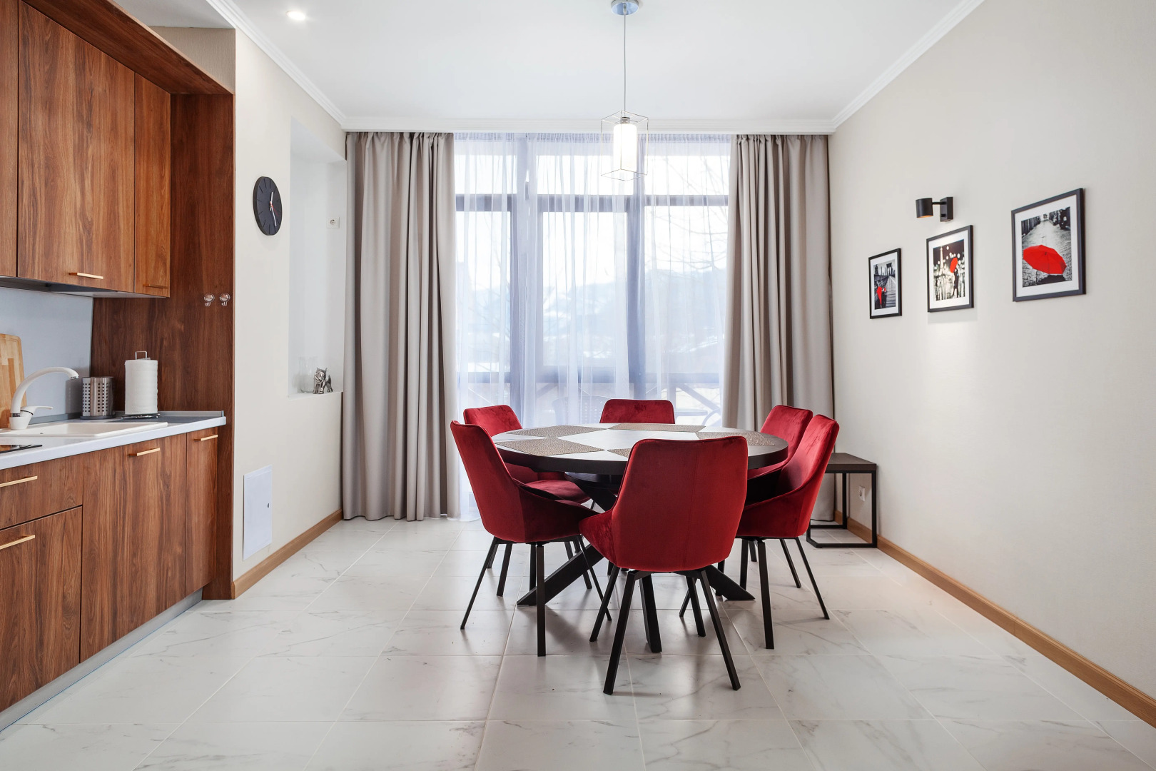 Апартаменты для Большой Семьи с Тремя Балконами