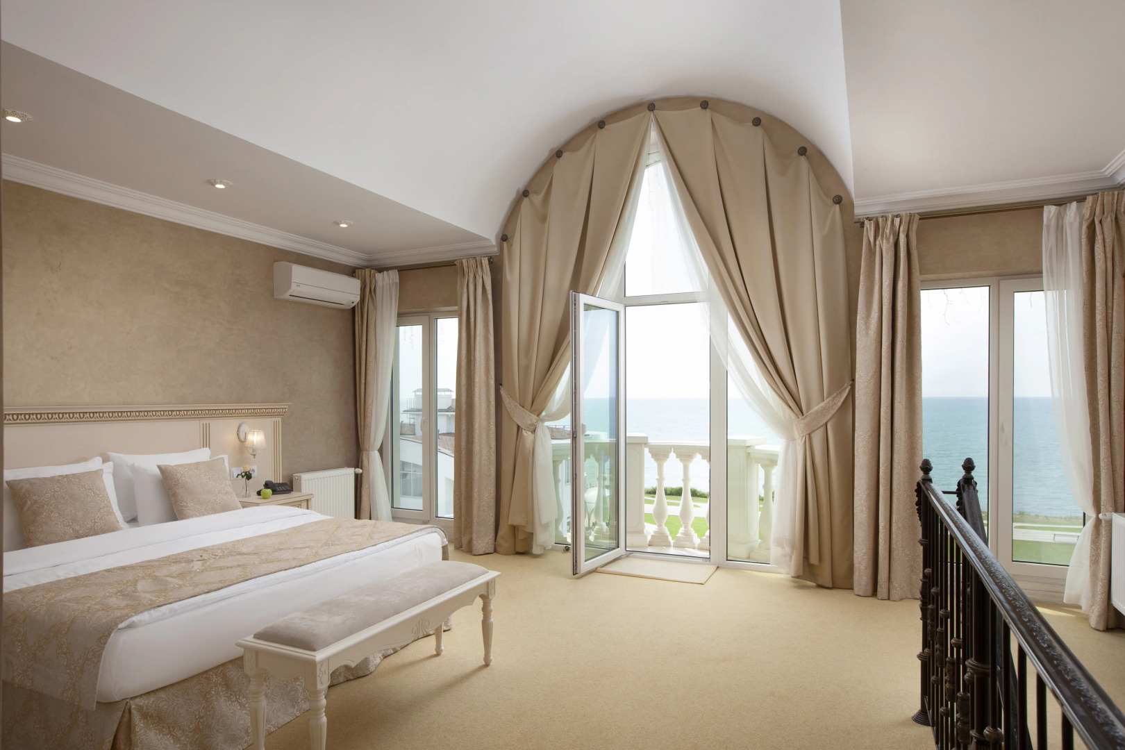 Отель Альма Дача