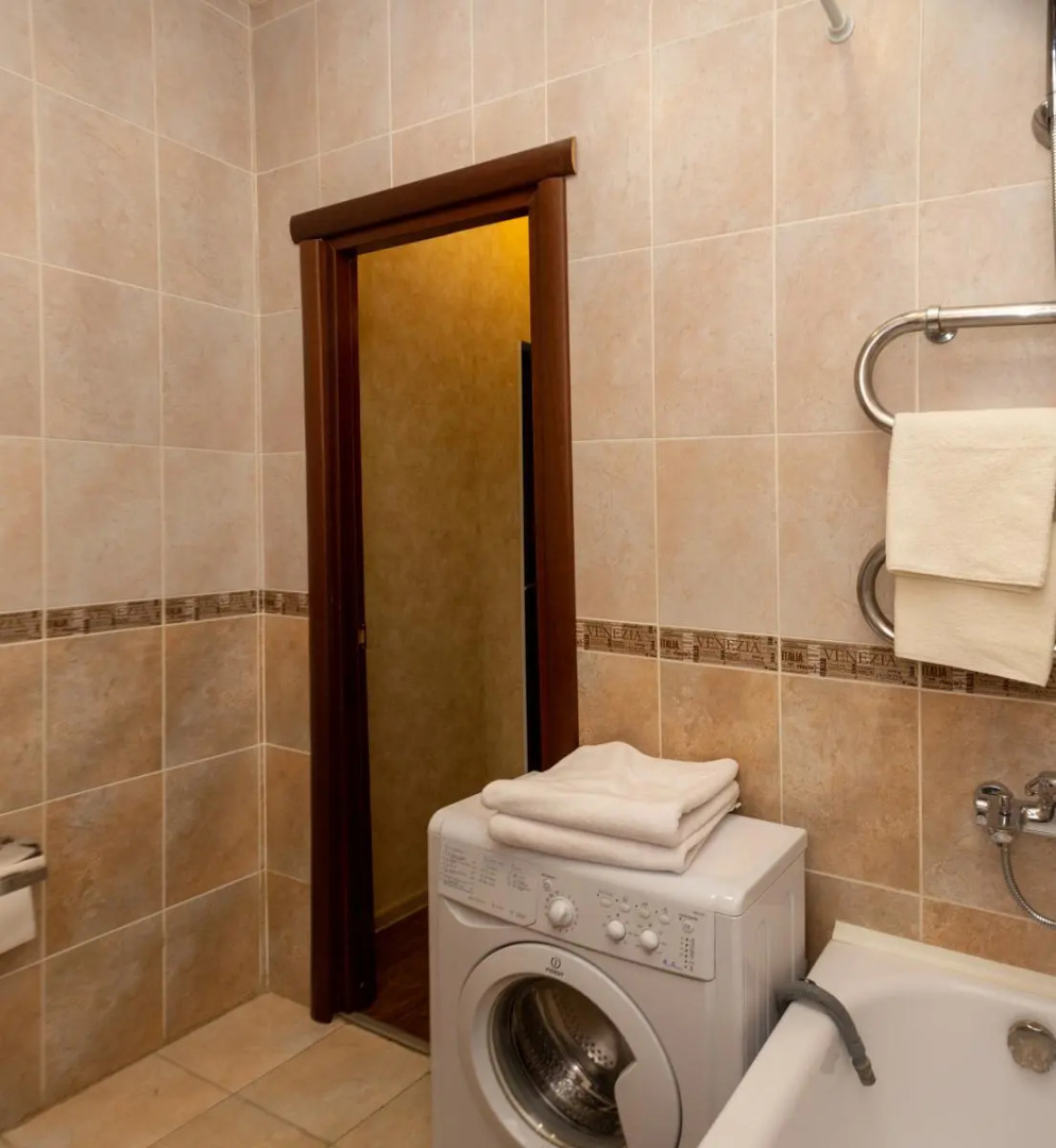 Апартаменты однокомнатные (17) Серебровская 91