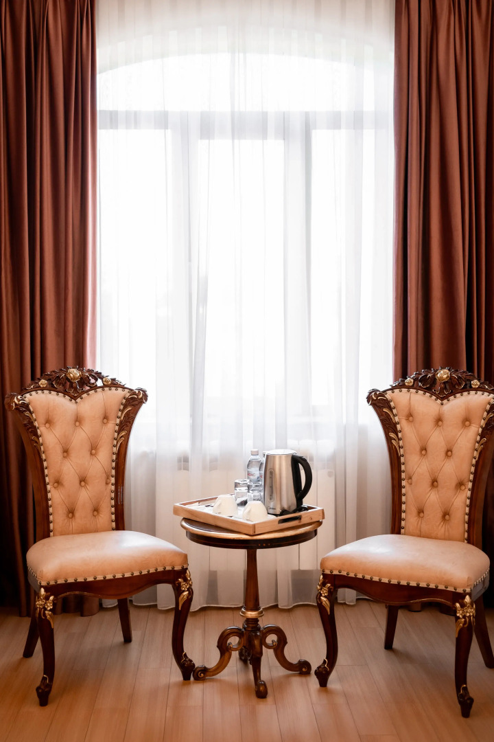 Отель West Inn Palace